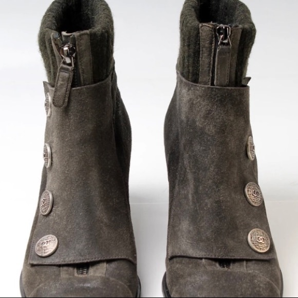 Chanel CC Button Booties 39.5 - Picture 4 of 9